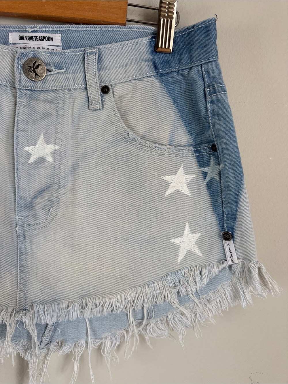 One Teaspoon 4040 Star Denim Mini Skirt Size 25 Low Rise - Picture 4 of 9